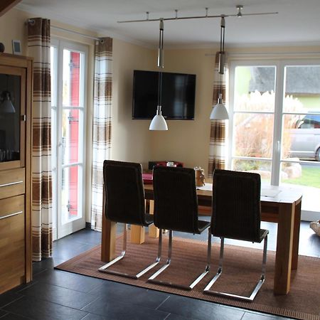 Ummanz Fischer'S Ferienhaus Ruegen Mit Sauna Und Kamin מראה חיצוני תמונה
