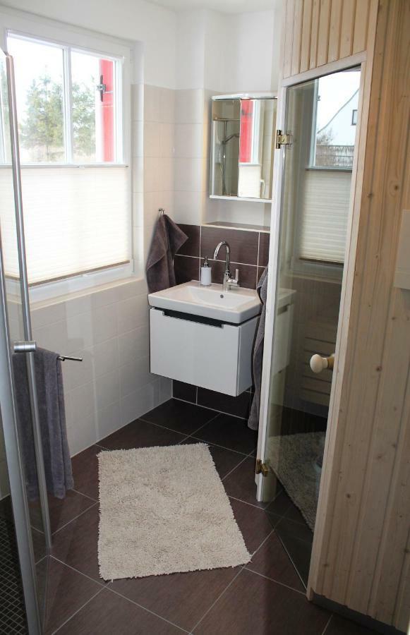 Ummanz Fischer'S Ferienhaus Ruegen Mit Sauna Und Kamin מראה חיצוני תמונה